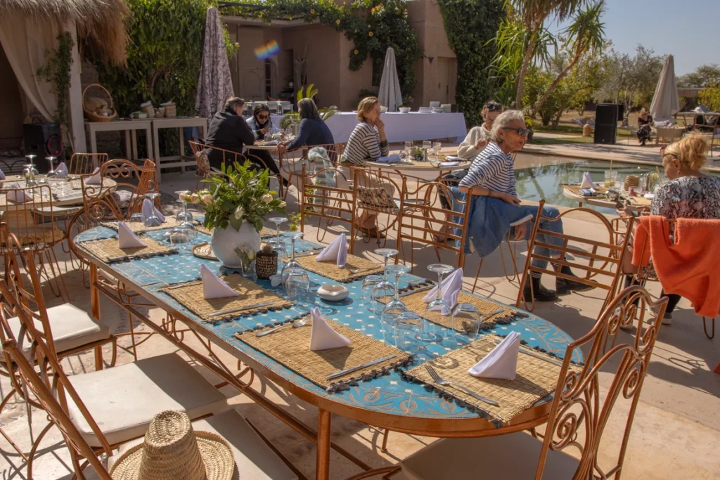 Brunch Marrakech à Villa Nour avec vue sur piscine »