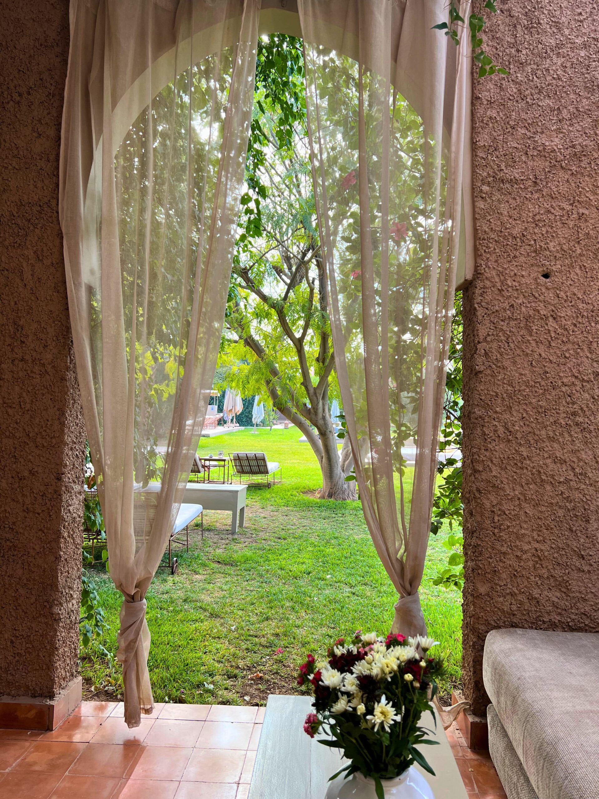 brunch de groupe à Marrakech dans un jardin privatisé