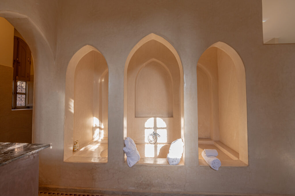 Patio avec fontaine dans un riad à Marrakech activités à Marrakech